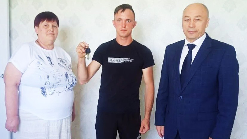 Приятное событие. Дмитрий Гущин— владелец собственного жилья
